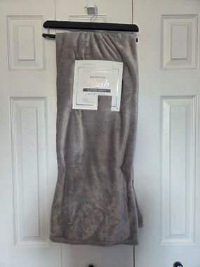 Plush Super Soft Decorative Throw Blanket - Gray
